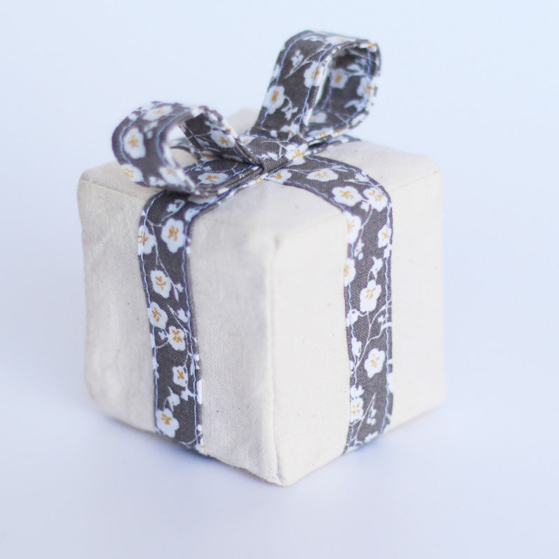 PROMO - Jouet cadeau pour chat en tissu - Garnie d'herbe à chat ou de valériane - Fait-main - Made in France - Azure et Gaia
