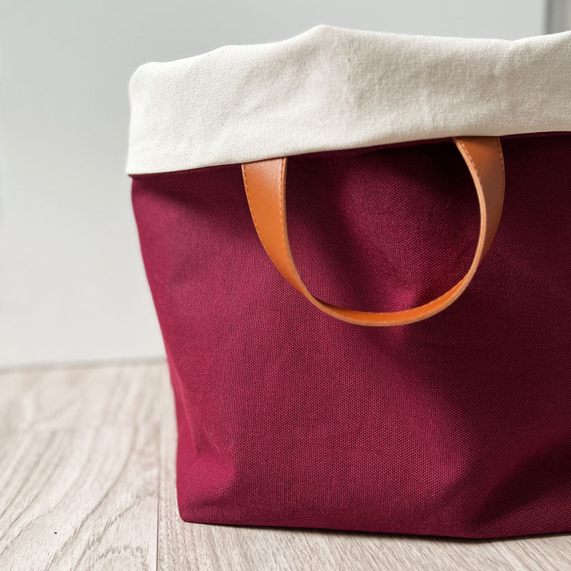 Grand panier de rangement en tissu Bordeaux et beige, réversible, fait main, en France - Azure et Gaia
