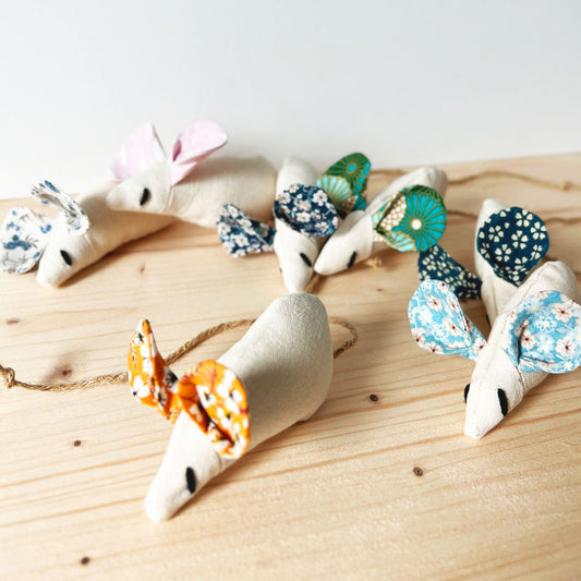 Souris pour chat colorées fait main en france.