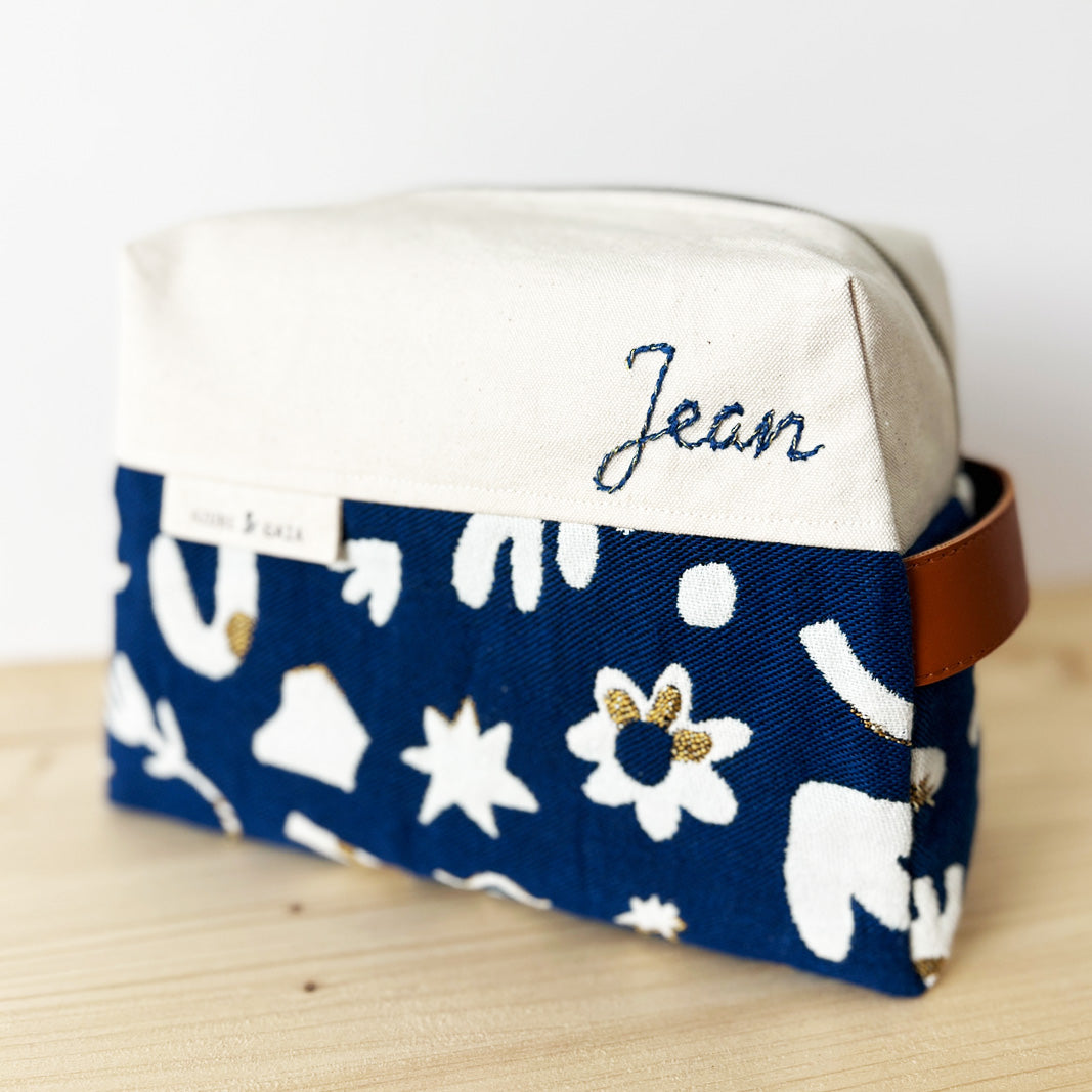 PERSONALIZED TOILETRIES BAG