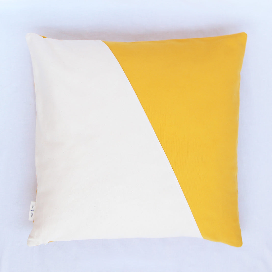 Coussin pour chat jaune bicolore moelleux et déhoussable, fait main, Made in France 