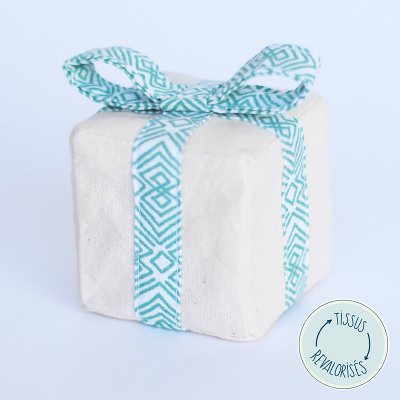 Jouet cadeau pour chat en tissu revalorisé - Garnie d'herbe à chat ou de valériane - Fait-main - Made in France - Azure et Gaia