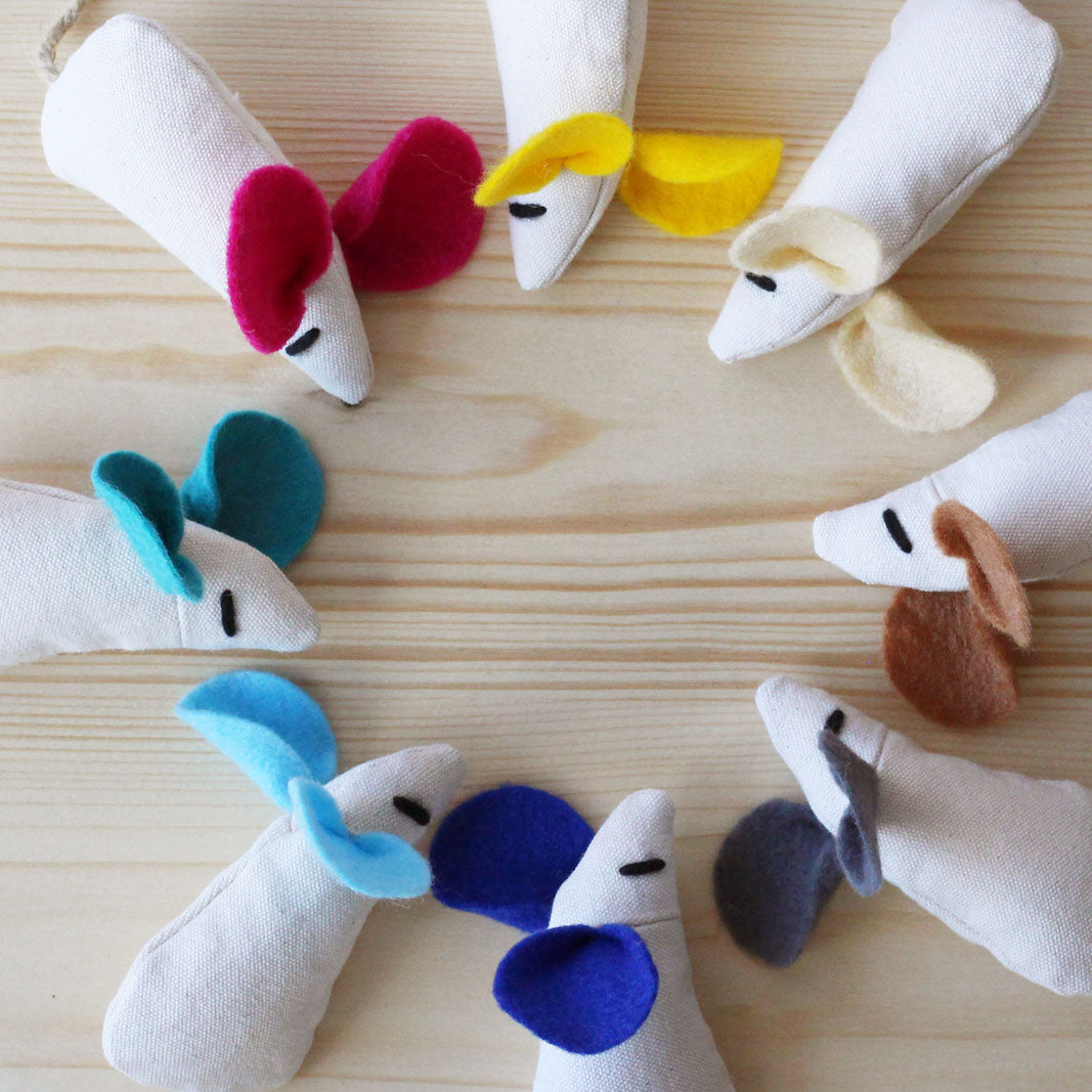 Jouet souris pour chat en tissu et feutrine - Garnie d'herbe à chat ou de valériane - Fait-main - Made in France - Azure et Gaia