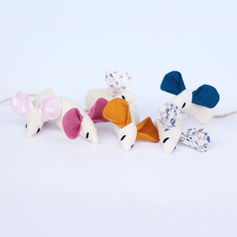 Jouet souris pour chat en tissu - Garnie d'herbe à chat ou de valériane - Fait-main - Made in France - Azure et Gaia