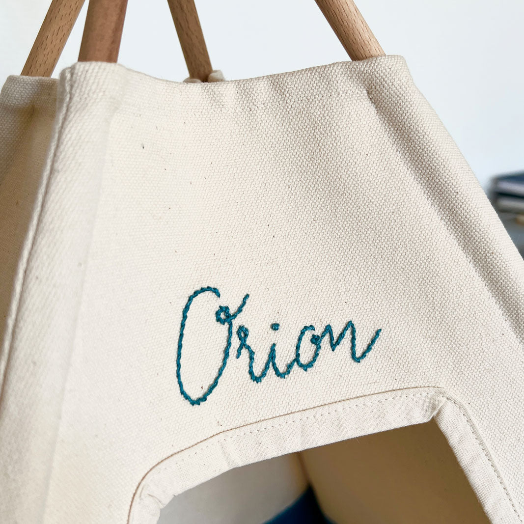 Broderie prénom chat sur tipi - Orion
