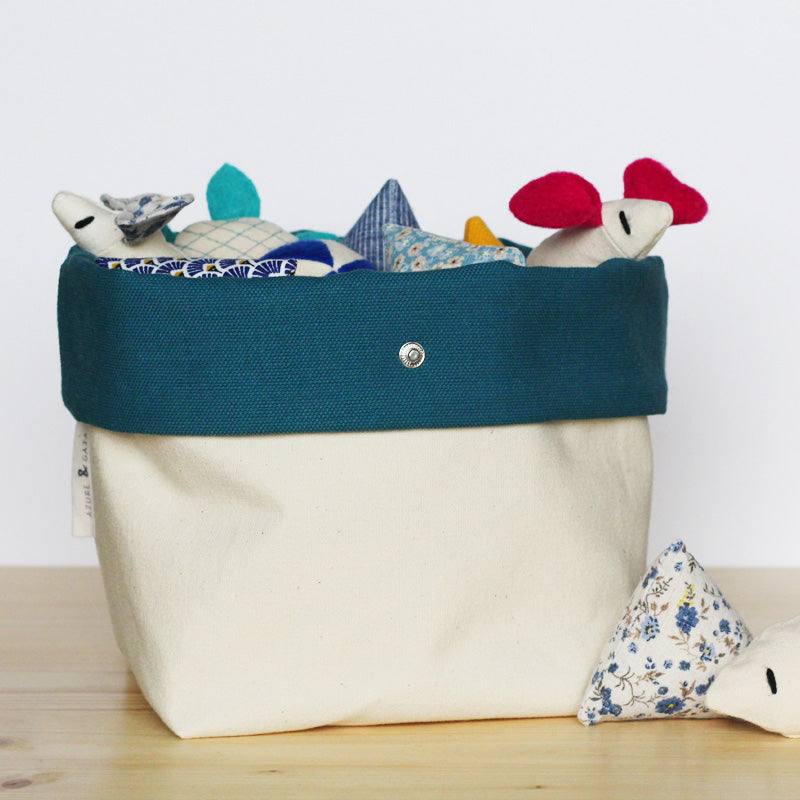 panier de rangement de jouets en tissu turquoise, fait main en France - Azure et Gaia