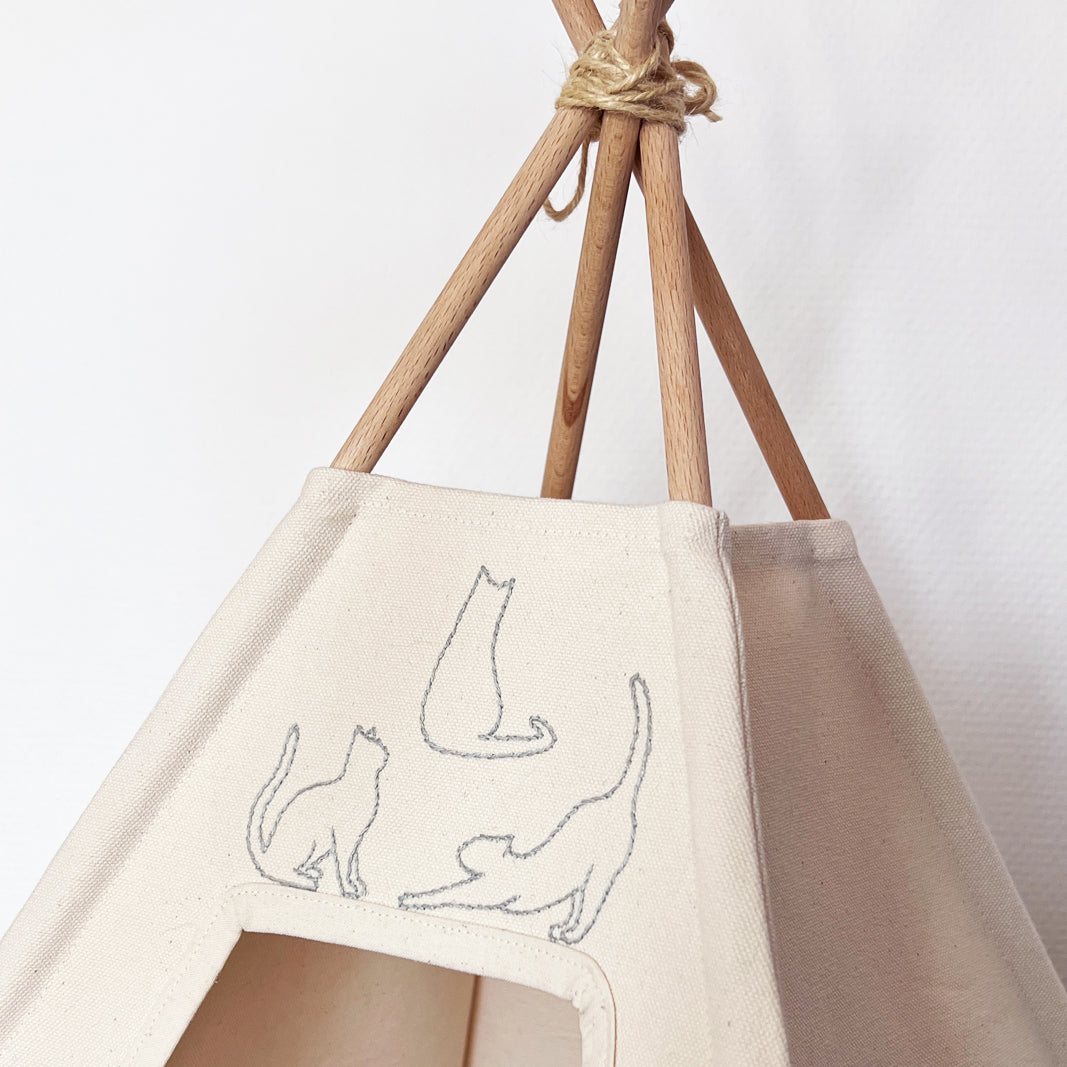 idee cadeau personnalisé - tipi pour chat brodé à la main