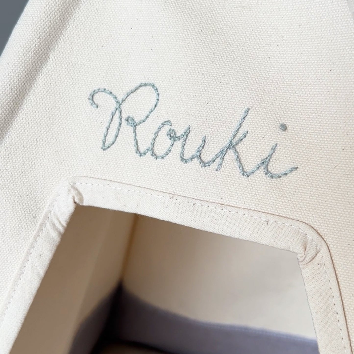 Tipi pour chat personnalisé, prénom brodé à la main, fabriqué en france - Rouki