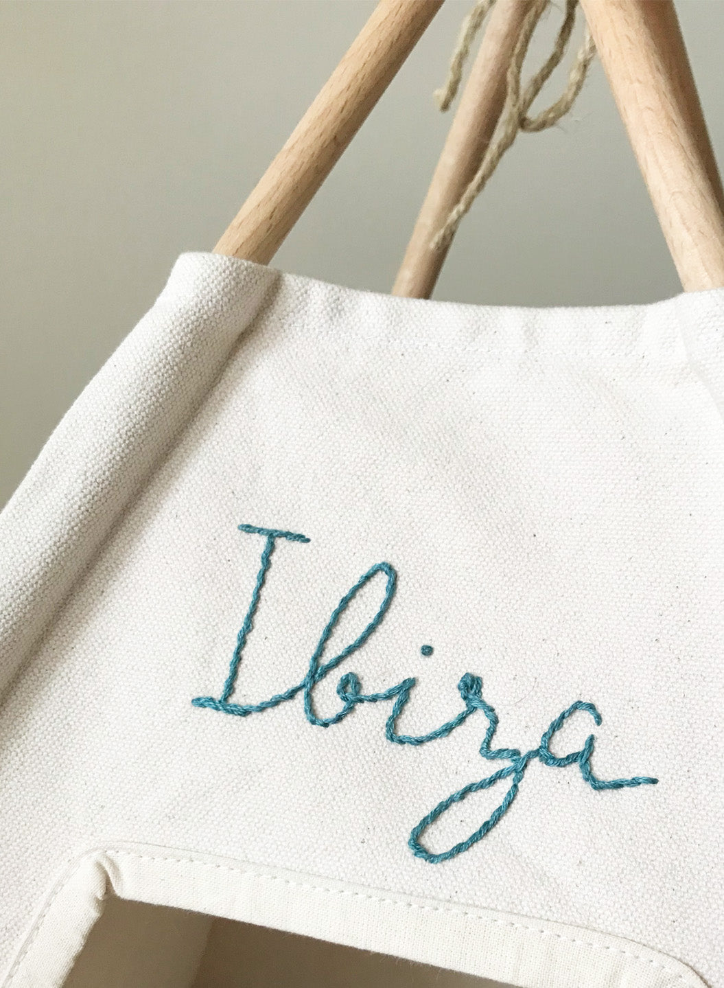 Tipi pour chat personnalisé, prénom brodé à la main, fabriqué en france - Ibiza