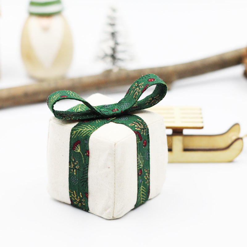 Lot De 6 Jouets Chat Noël Avec Herbe à Chat - Père Noël, Bonhomme De Neige, Sapin, Renne, Couineur Inclus